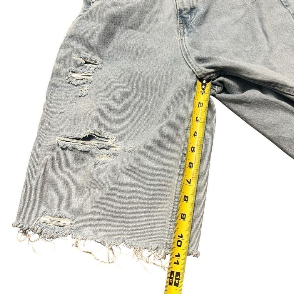 SIMPLE SOCIETY Light Wash Distressed Bermuda Jean Shorts Size 3/26 - Picture 6 of 7